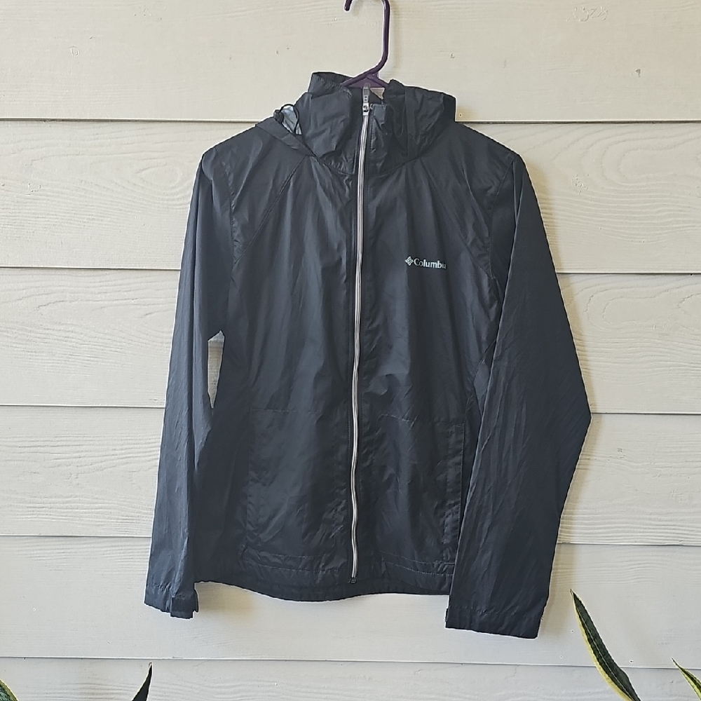 Columbia Black Packable Hooded Windbreaker